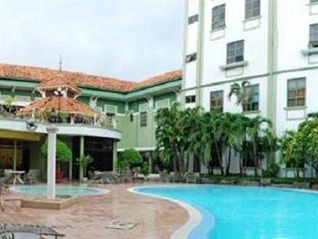 Holiday Hotel Phnom Pen Exterior foto