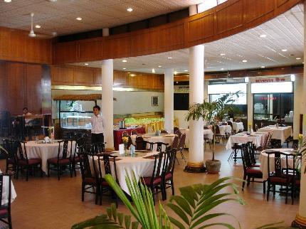Holiday Hotel Phnom Pen Exterior foto
